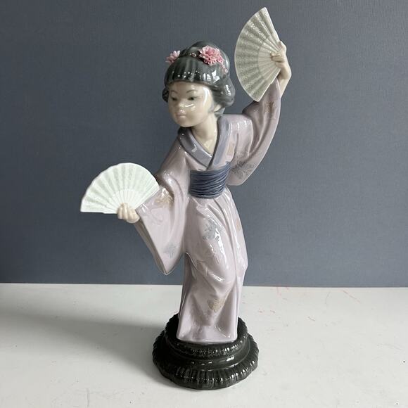 Lladro Madame Butterfly Geisha Figurine Glossy Finish Excellent 12” Tall Asian